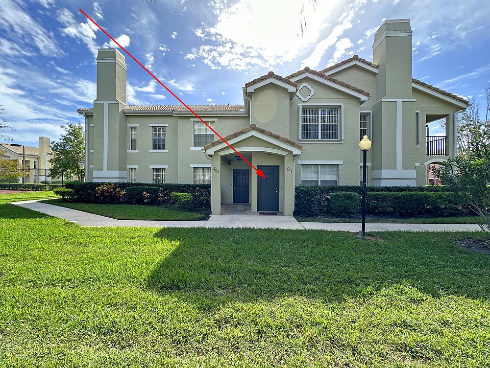 1st image of 102 SW Peacock Blvd APT 203