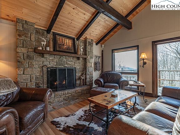 4th image of 1404 Beech Mountain Parkway