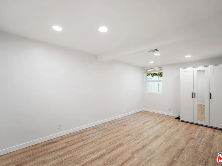 10726 Aqua Vista St — Photo 8
