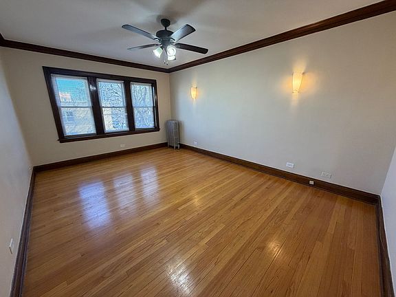 3rd image of 5232 N Rockwell St APT 2
