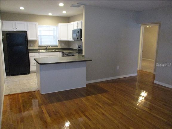 2nd image of 2304 W Norfolk St