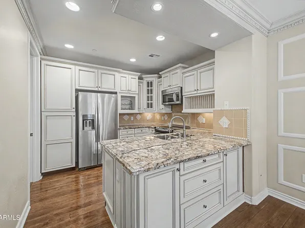 2450 E ROMA Avenue, Phoenix, AZ 85016