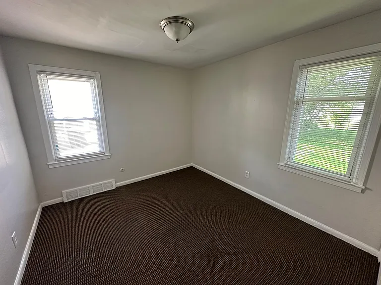 22788 Rosalind Ave — Photo 6