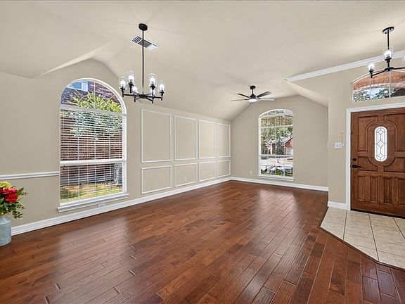 4th image of 8113 Sawgrass Ln