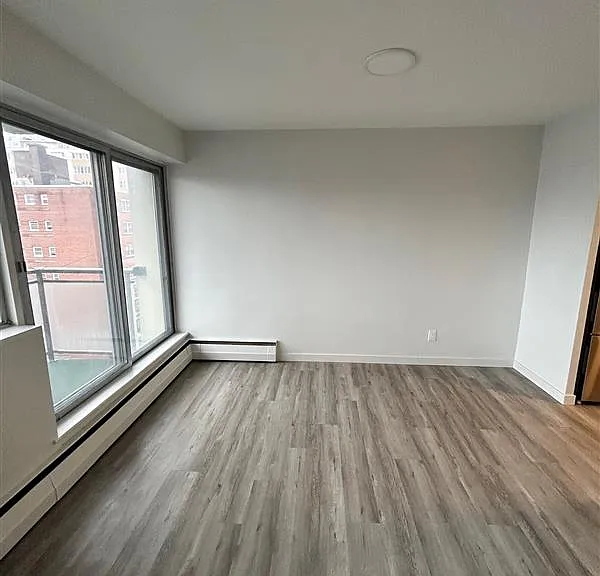 261 Cooper St — Photo 14