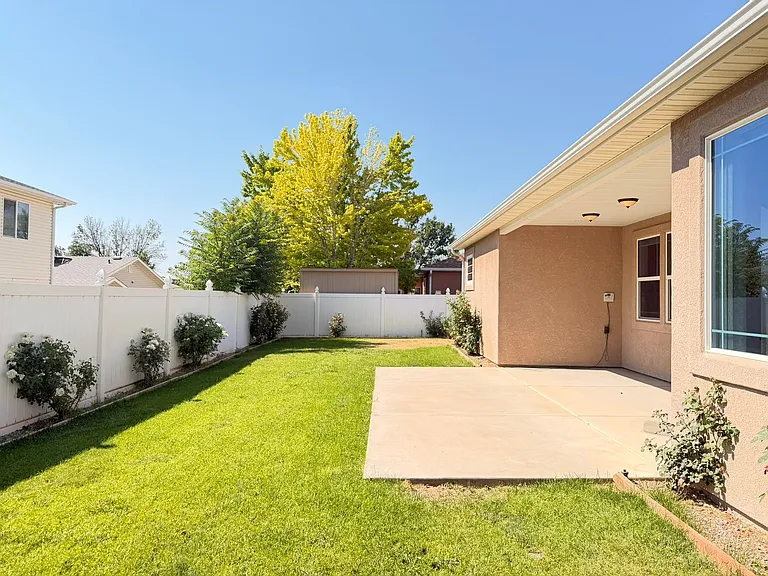 646 Cortney Way — Photo 24