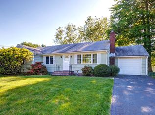 25 Okenuck Trl, Stratford, CT 06614