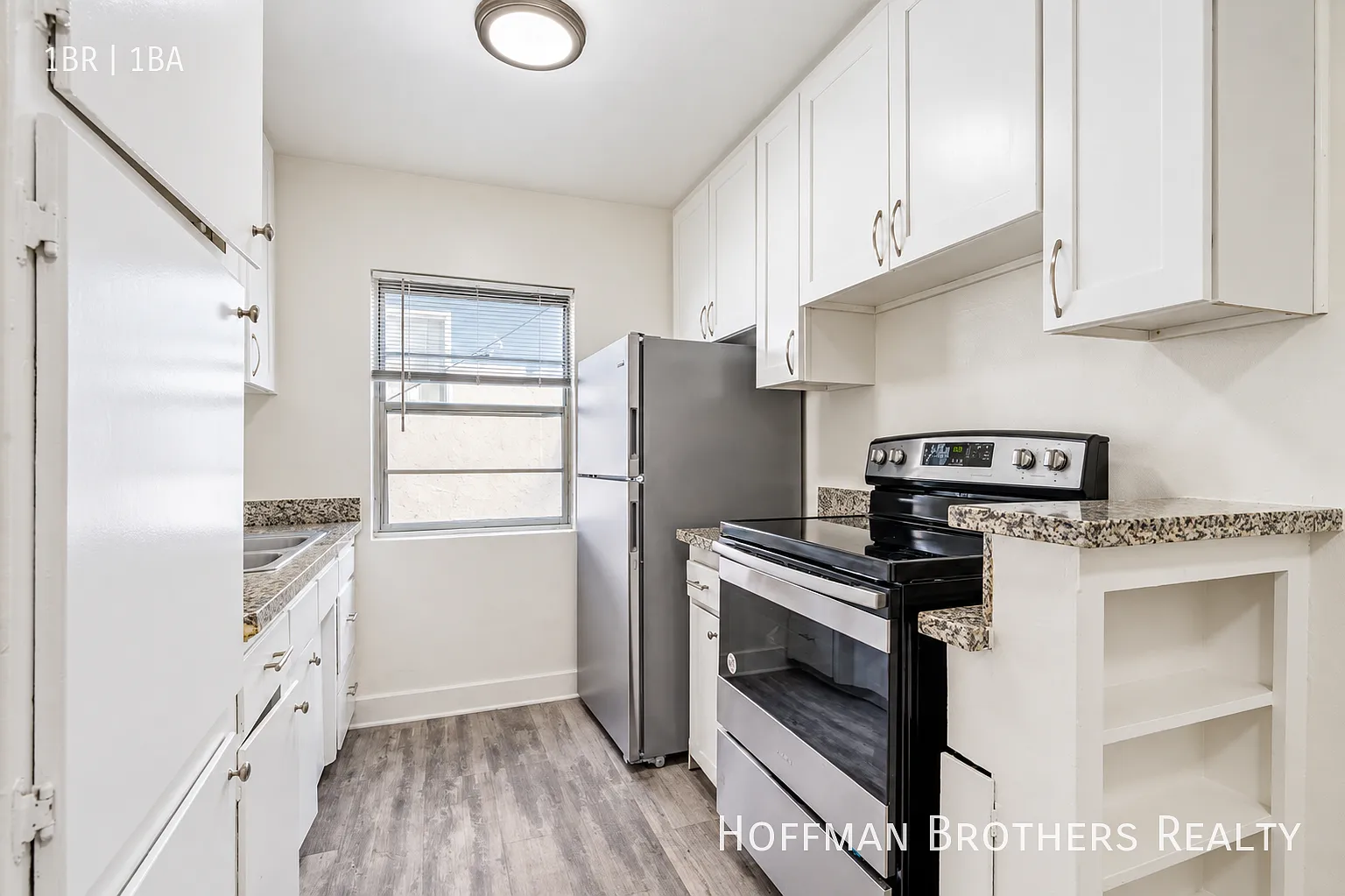 3915 Stevely Ave — Photo 2