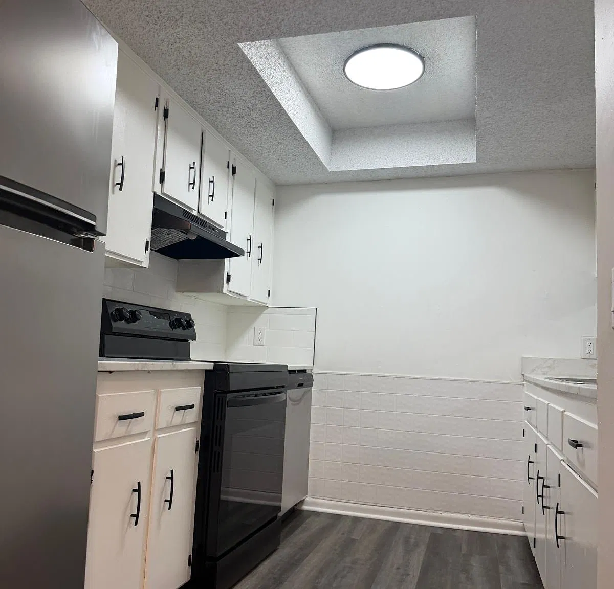 3 bed, 1.5 bath, 1300 sqft, $1,500 — Photo 1