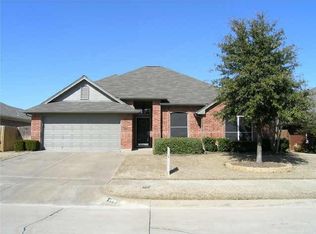 703 High Eagle Dr, Arlington, TX 76001
