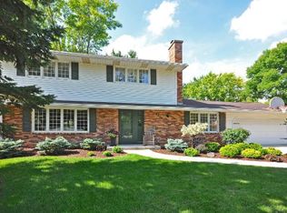 2301 Scout Cir, Burnsville, MN 55337