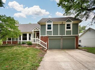 12423 W 100th St, Lenexa, KS 66215