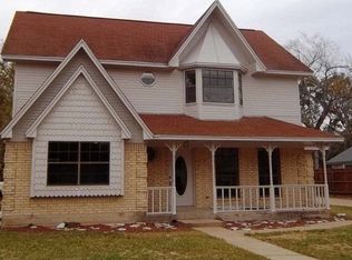 308 Raintree Ln, Lake Jackson, TX 77566