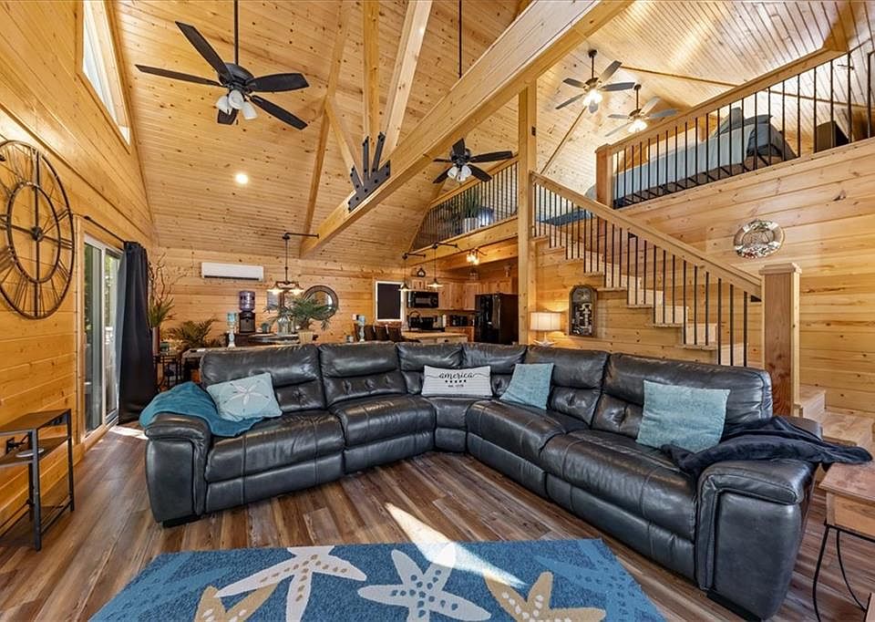 1st image of 17 Timber Valley Dr
