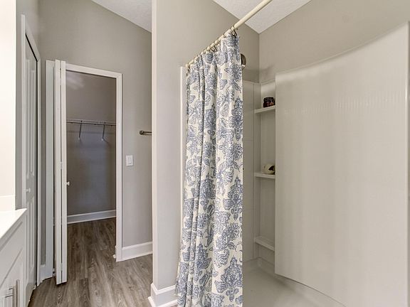 3rd image of 4633 Avenue C St
