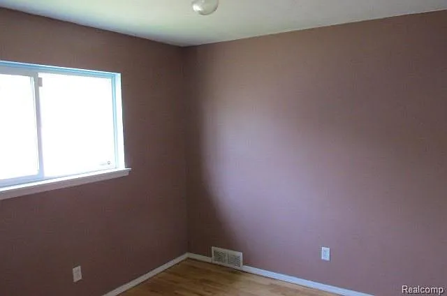 26273 Eton Ave — Photo 7