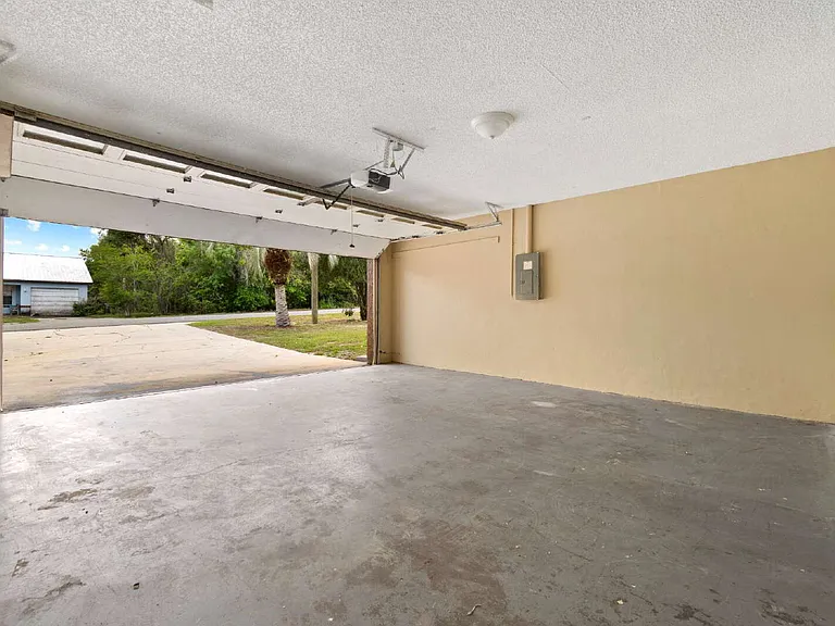3 Olive Drive Run — Photo 19