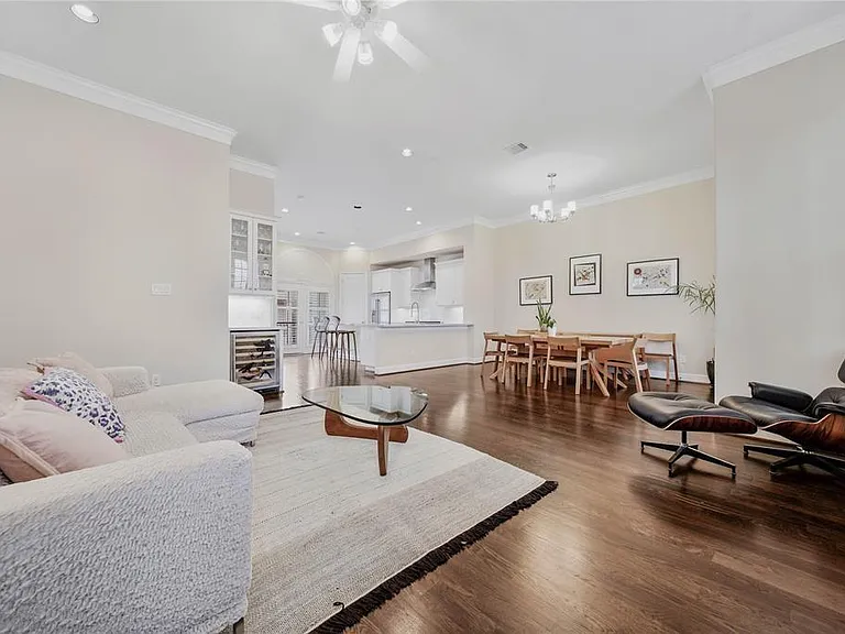 602 Knox St — Photo 10