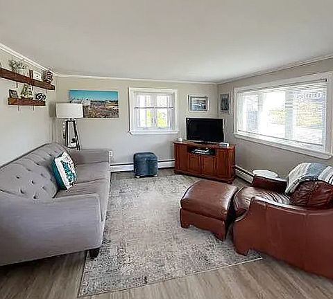 3rd image of 304 Maravista Ave