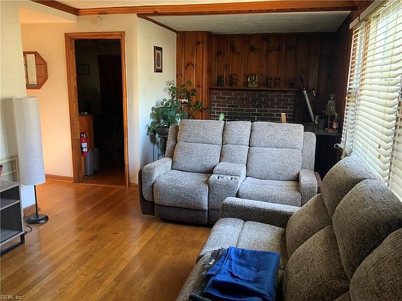 5th image of 1625 Rolfe Pl