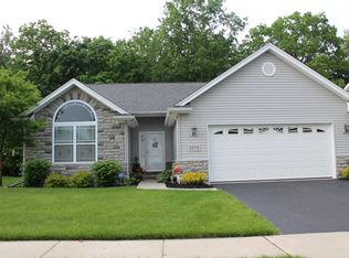 2101 Fountain Cir, Lambertville, MI 48144