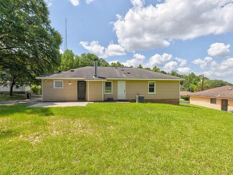 6913 Dorsey Dr — Photo 23