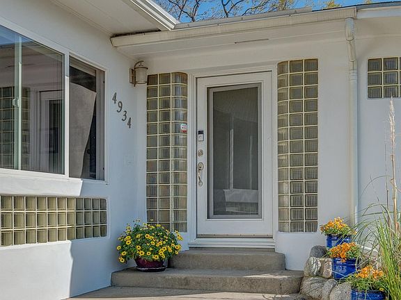 3rd image of 4934 Lowell Ave
