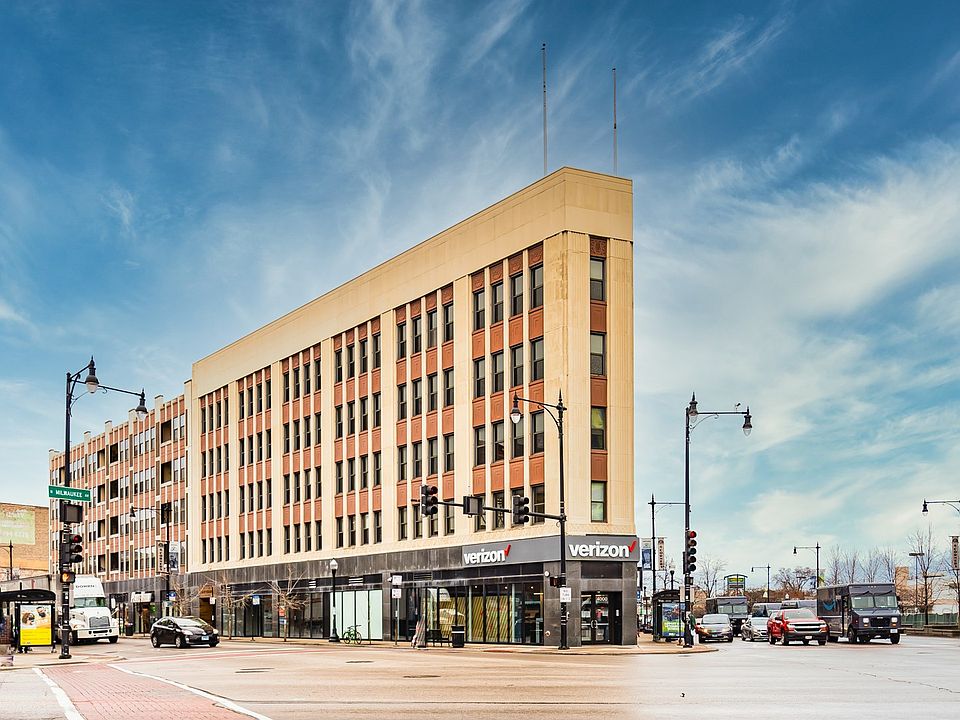 1st image of 4015 N Milwaukee Ave Unit 213