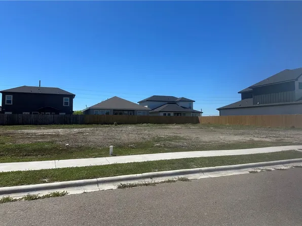 1811 Clapper Rail Dr, Portland, TX 78374