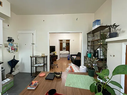 Rented by Compass | media 22