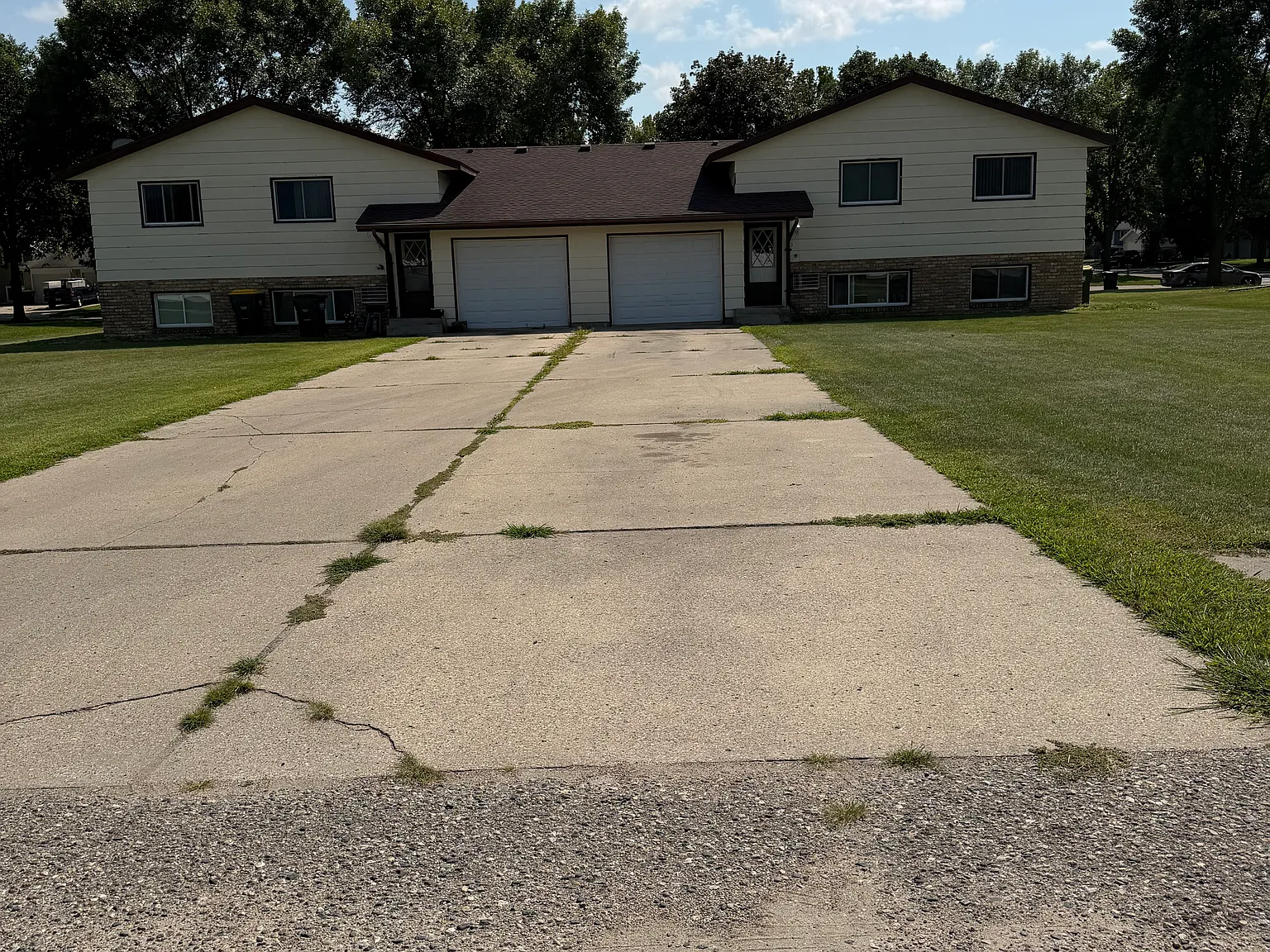 2 bed, 950 sqft, $1,025 — Photo 3