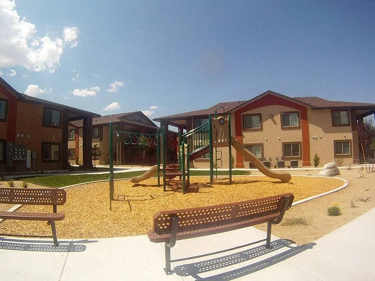 Vale Apartments & Townhomes — Photo 10