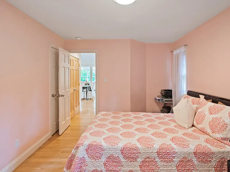 32 Floyd St — Photo 20