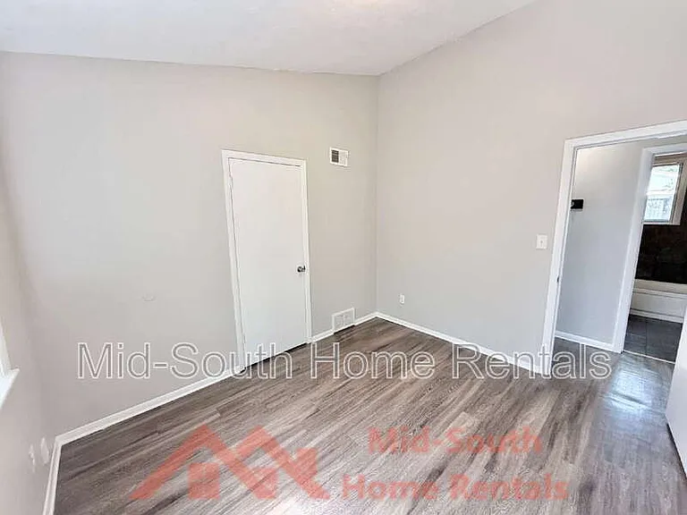 2298 Dells Ave — Photo 16