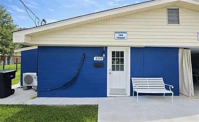 1 bed, 1.0 bath, 339 sqft, $1,300 — Photo 1