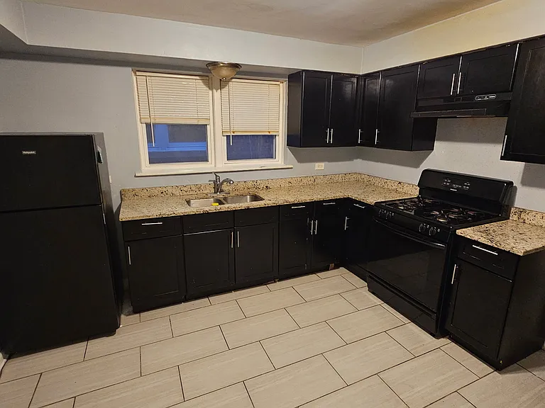 7814 S Essex Ave #1 — Photo 6