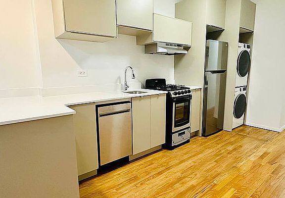 5th image of 1479 York Ave #2S