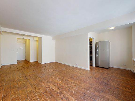 4th image of 225 E 46th St APT 8B