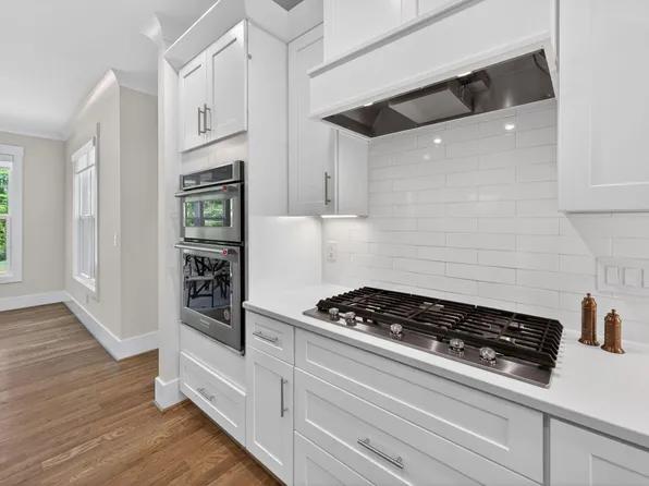 5221 Stream Bank Ct, Raleigh, NC 27603