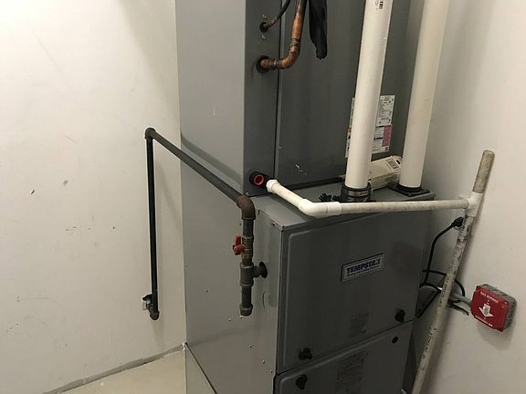 4th image of 416 Bedford Ave Floor A3-3