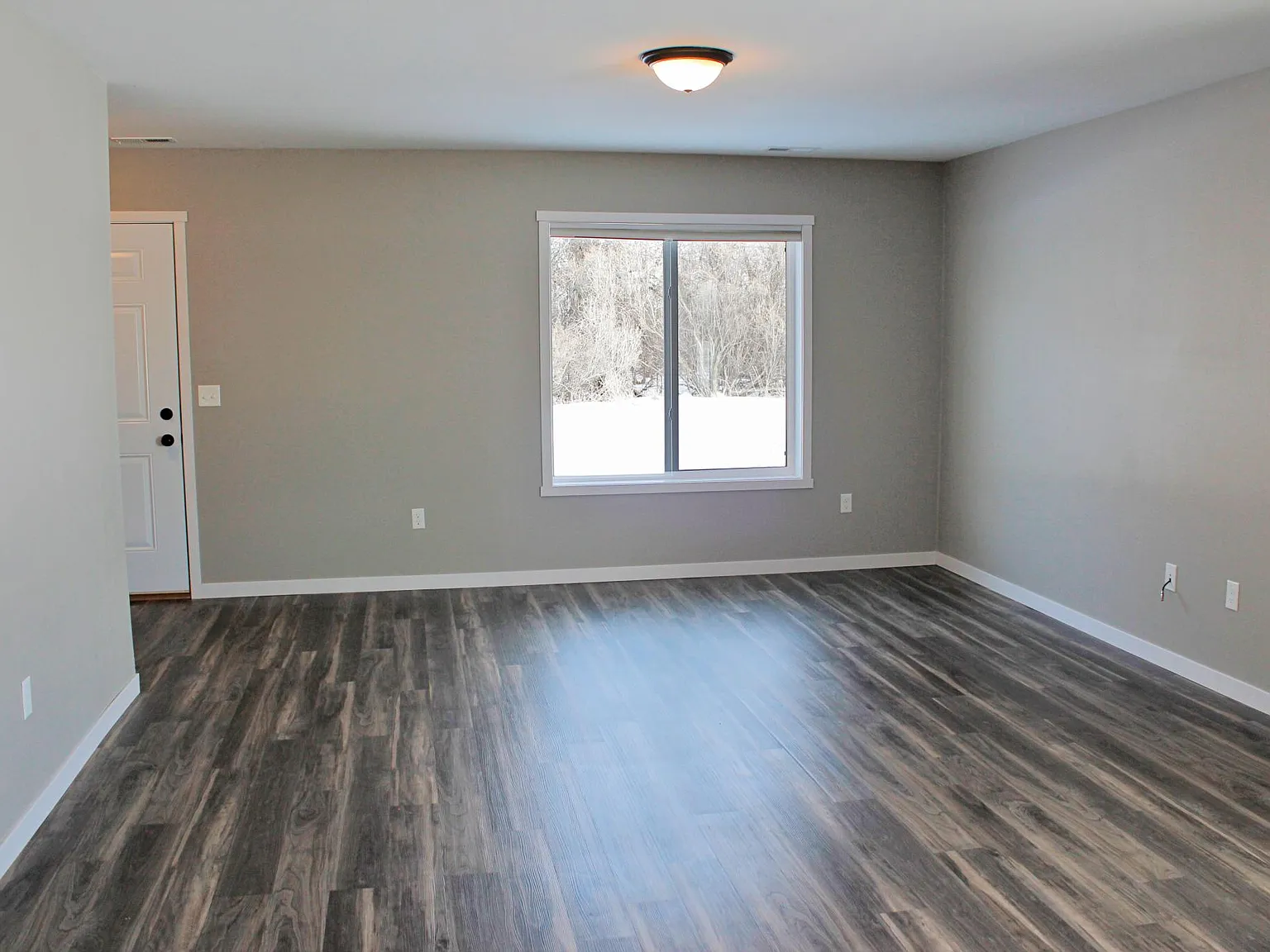 3 bed, 2.5 bath, 1330 sqft, $1,600 — Photo 3