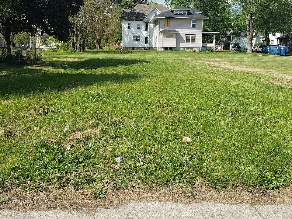 1st image of 916 E Court St