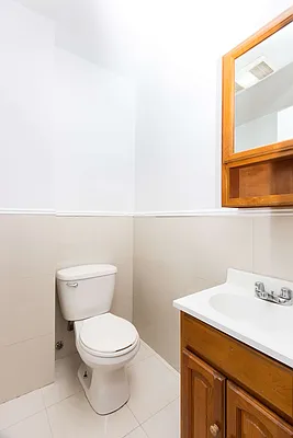 Rented by Nooklyn NYC LLC | media 32