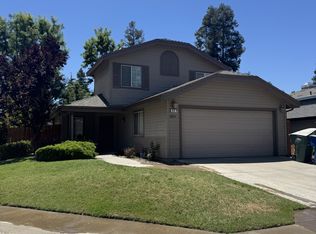 829 E Chickadee Ct, Fresno, CA 93730