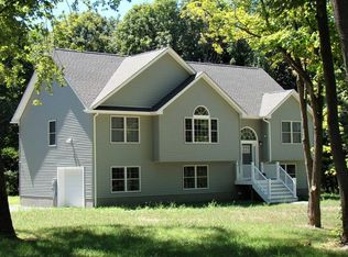 59 Horseshoe Rd, Millbrook, NY 12545