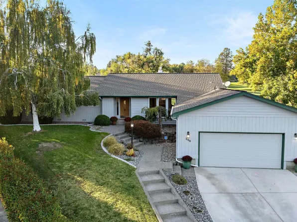 206 Greenbriar W, Richland, WA 99352