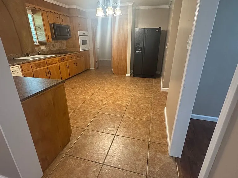 1217 SE Greystone Ave — Photo 5
