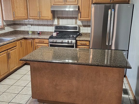 5th image of 227 48th Ave