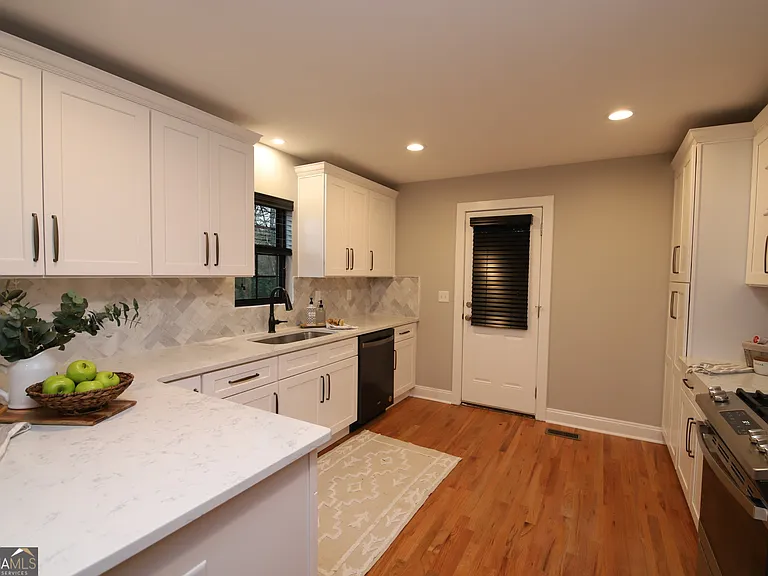 1007 Vernon St #B — Photo 9