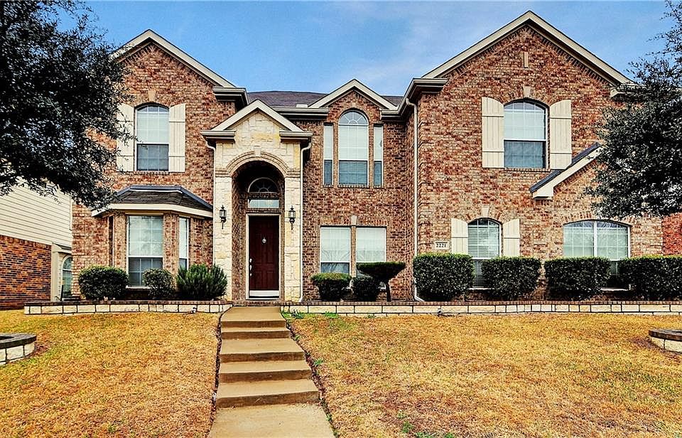 1st image of 2221 Hollow Way